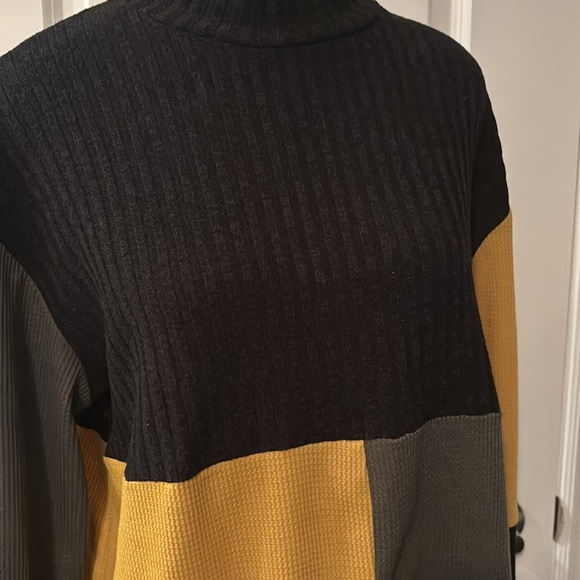 Tickled Teal Women's Long Sleeve Casual Loose Sweater - Picture 4 of 8